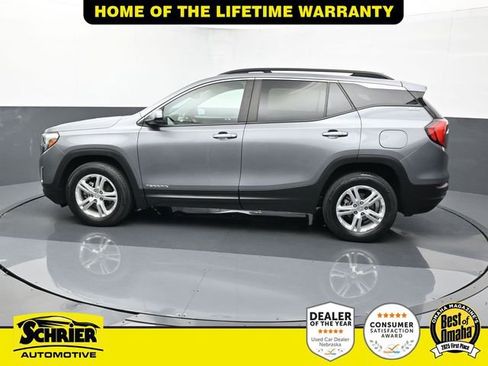 Used 2021 GMC Terrain SLE w/ Driver Convenience Package image 4