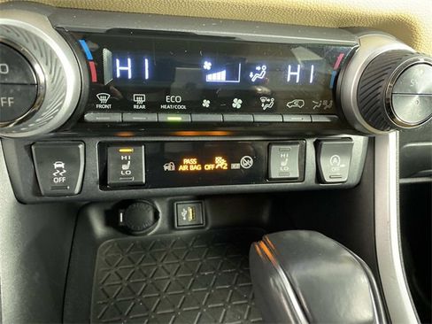 Used 2023 Toyota RAV4 XLE Premium image 23