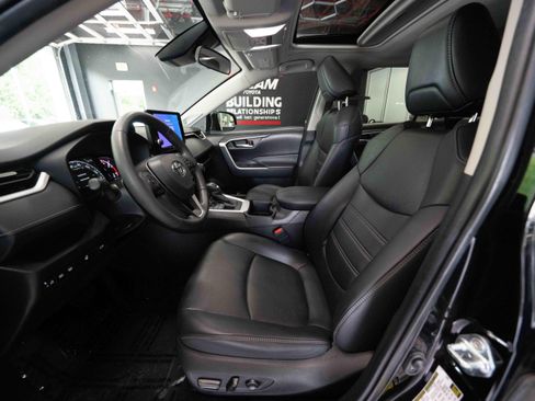 Used 2023 Toyota RAV4 XLE Premium AWD/4WD image 9