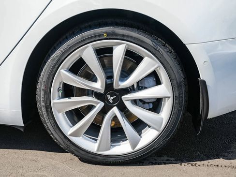 Used 2018 Tesla Model 3 Long Range image 10