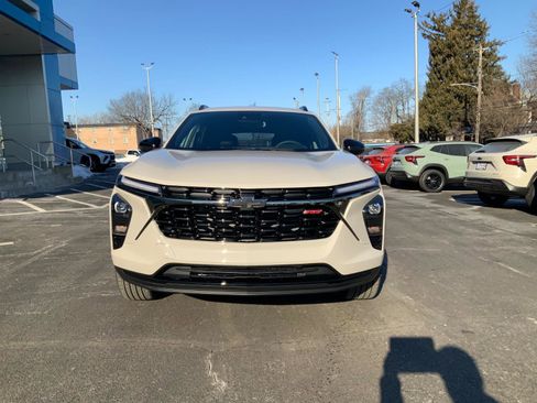 New 2026 Chevrolet Trax RS image 2