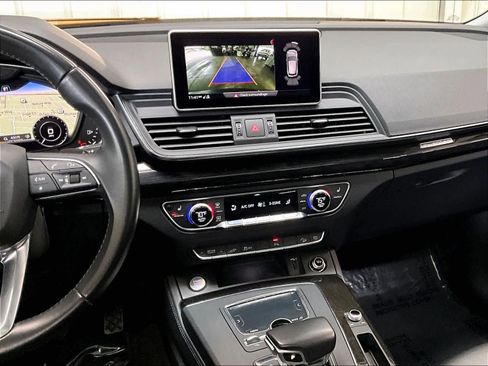 Used 2020 Audi Q5 e Premium Plus AWD/4WD image 9
