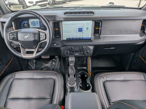 Used 2024 Ford Bronco Badlands w/ Sasquatch Package AWD/4WD image 14