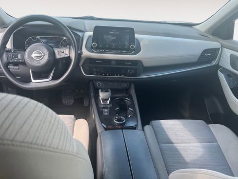 Used 2023 Nissan Rogue SV image 10