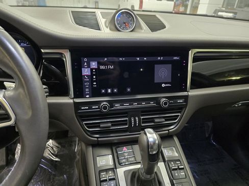 Used 2021 Porsche Macan S image 21