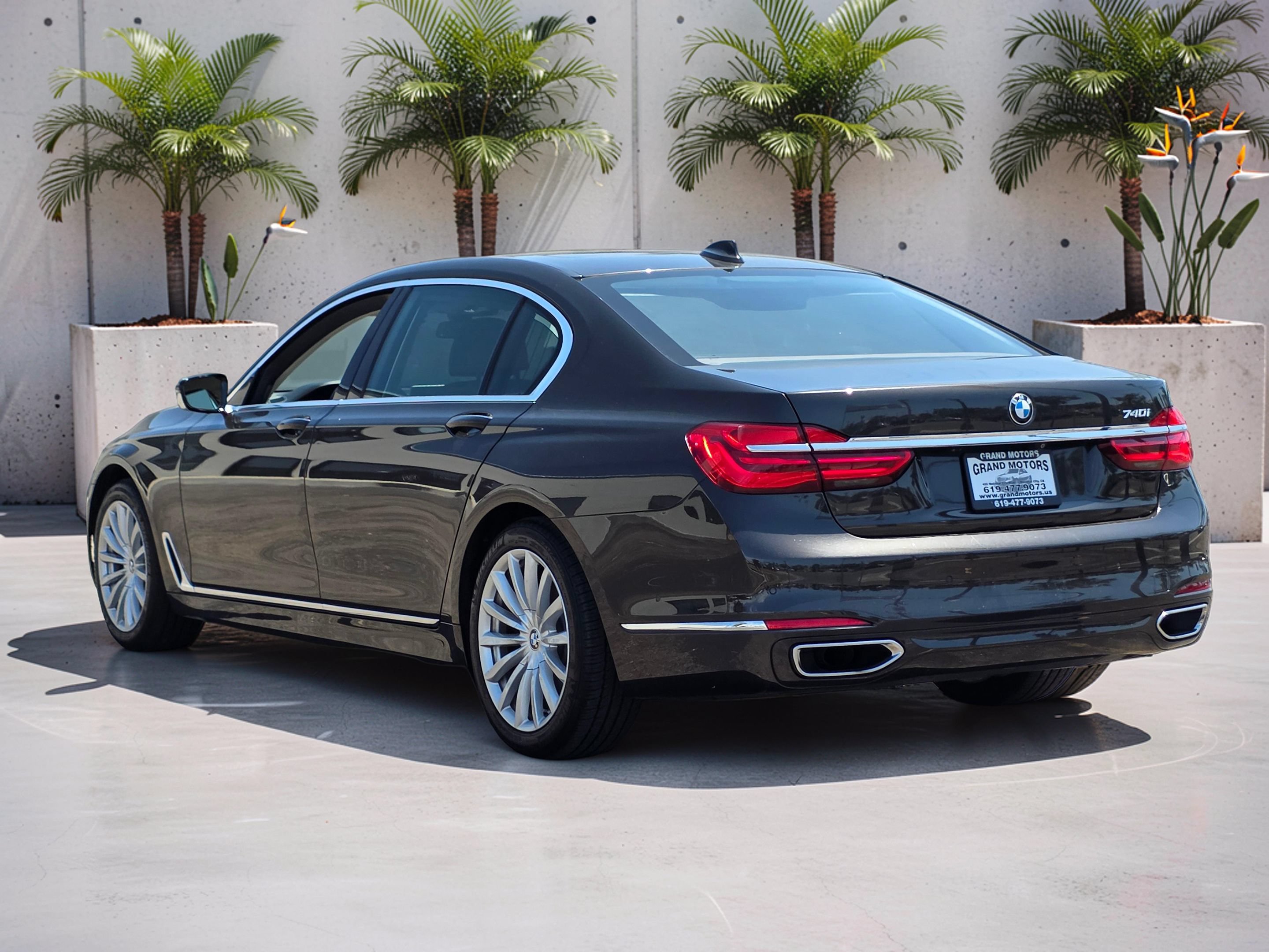 Used 2016 BMW 740i RWD image 4