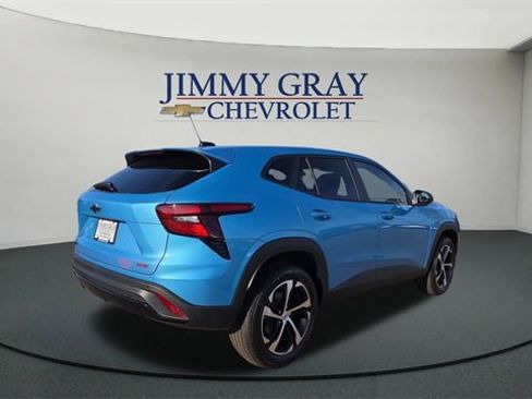 New 2026 Chevrolet Trax RS w/ Sunroof Package image 3