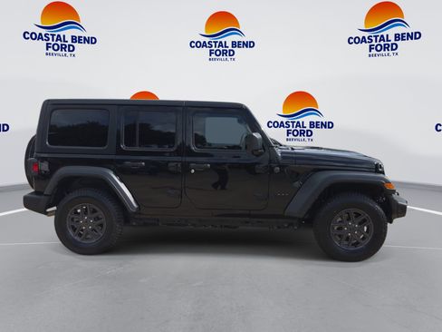 Used 2024 Jeep Wrangler Unlimited Sport AWD/4WD image 9