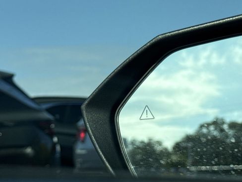 Certified 2022 Hyundai Elantra SEL image 16