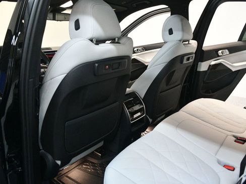 Used 2023 BMW X5 xDrive40i w/ Premium Package image 34