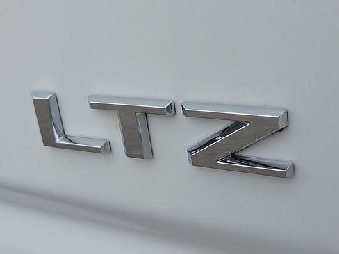 Used 2022 Chevrolet Silverado 1500 LTZ AWD/4WD image 8