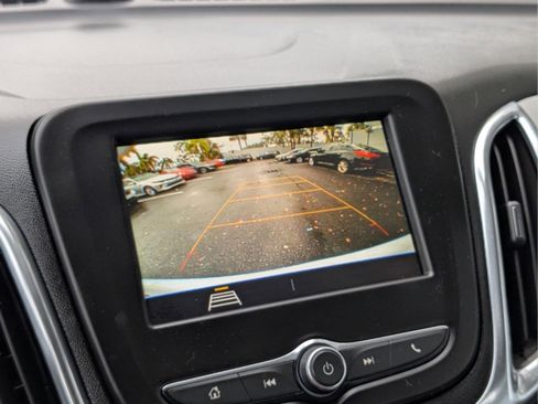 Used 2019 Chevrolet Equinox LS image 39