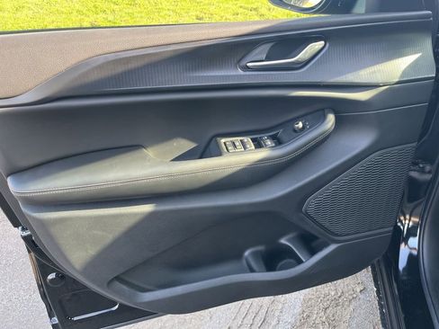 New 2025 Jeep Grand Cherokee Laredo X image 18