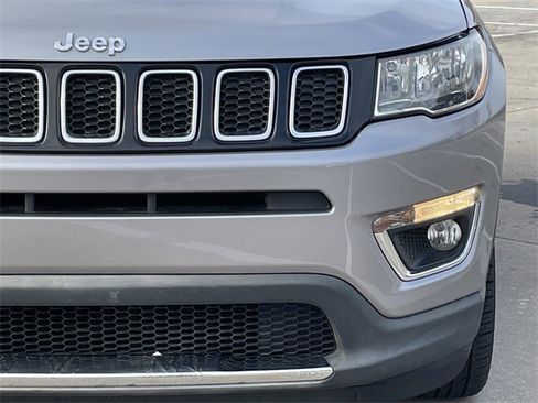 Used 2018 Jeep Compass Limited w/ Navigation Group image 9