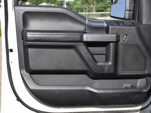 Used 2018 Ford F150 XLT w/ Equipment Group 302A Luxury AWD/4WD image 9