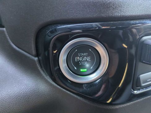 Used 2025 Chevrolet Silverado 1500 LT image 17