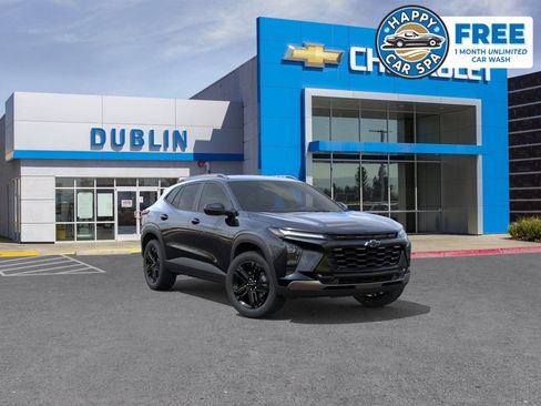 Used 2026 Chevrolet Trax ACTIV w/ Driver Confidence Package FWD image 1