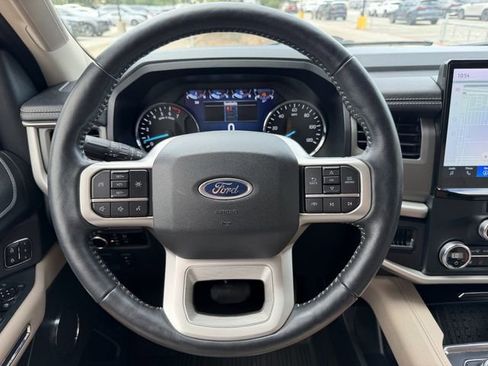 Used 2023 Ford Expedition XLT RWD image 13
