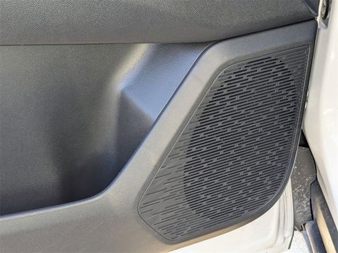 Used 2025 Chevrolet Equinox LT image 19