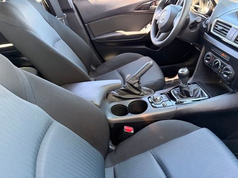 Used 2016 MAZDA MAZDA3 i Sport FWD image 8