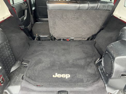 Used 2012 Jeep Wrangler Unlimited Sahara w/ Connectivity Group image 16