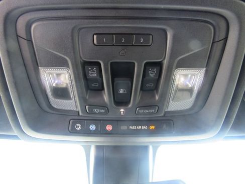 Certified 2022 GMC Sierra 3500 AT4 w/ AT4 Preferred Package AWD/4WD image 18