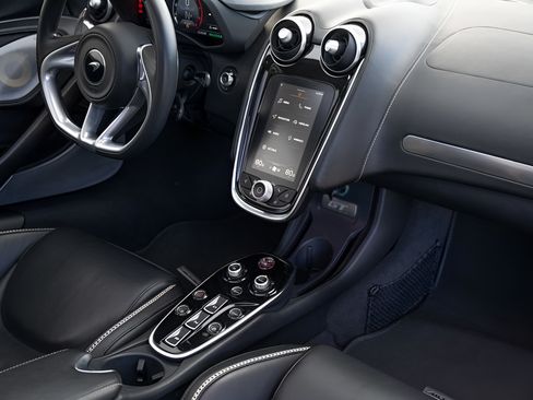Used 2023 McLaren GT RWD image 46