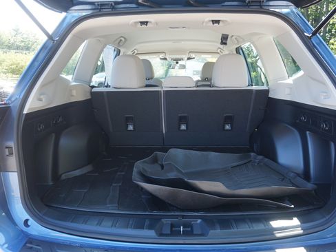 Used 2023 Subaru Forester AWD/4WD image 10