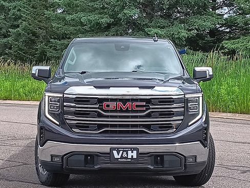 Used 2025 GMC Sierra 1500 SLT AWD/4WD image 29