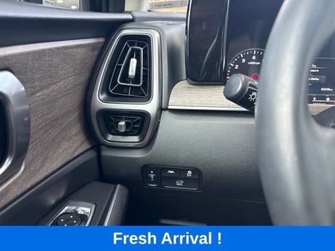 Used 2023 Kia Sorento EX w/ Panoramic Sunroof Package FWD image 10