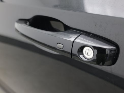 Used 2021 Chrysler 300 S RWD image 11