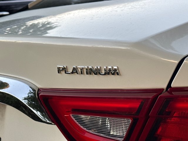 Used 2017 Nissan Maxima Platinum FWD image 7