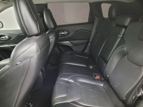 Used 2019 Jeep Cherokee Limited FWD image 18