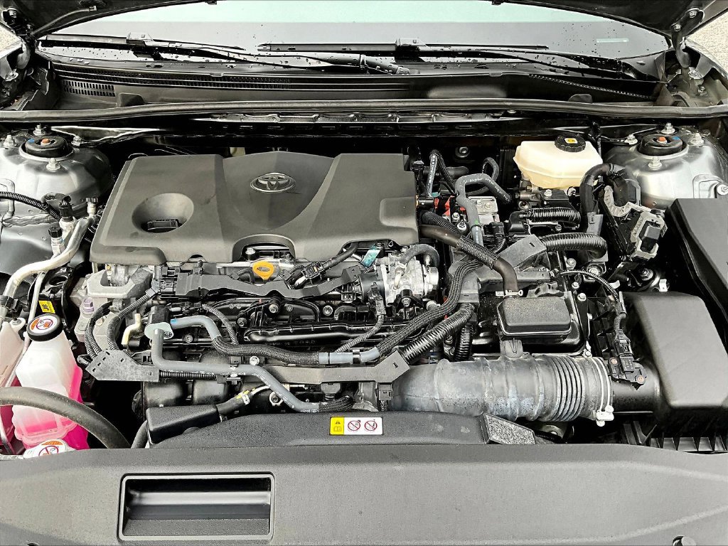 Used 2025 Toyota Camry XSE FWD image 32