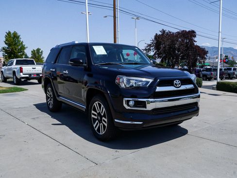 Used 2018 Toyota 4Runner Limited AWD/4WD image 2