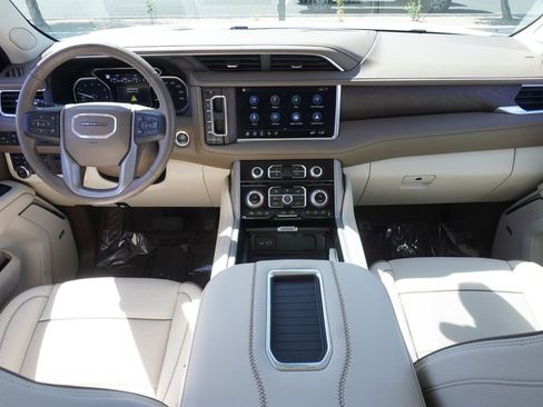 Certified 2021 GMC Yukon Denali w/ Denali Ultimate Package image 12