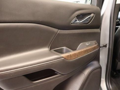 Used 2023 GMC Acadia Denali w/ Denali Ultimate Package image 12