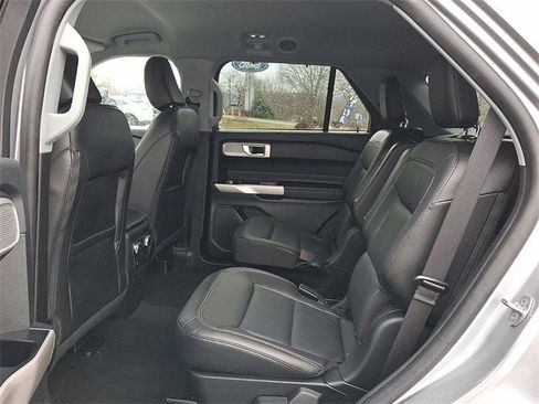 Certified 2022 Ford Explorer Limited w/ Equipment Group 301A image 20