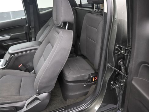 Used 2018 Chevrolet Colorado LT w/ LT Convenience Package image 17