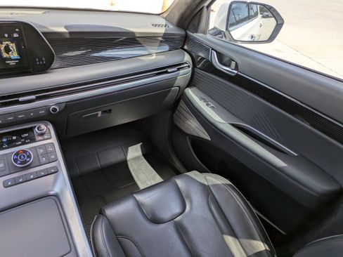 Used 2023 Hyundai Palisade Calligraphy image 13