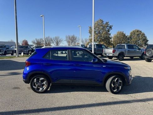 Used 2024 Hyundai Venue SEL image 9