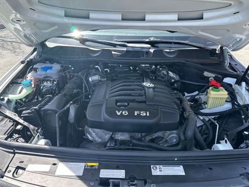 Used 2017 Volkswagen Touareg Wolfsburg Edition AWD/4WD image 25