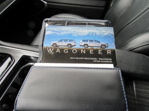 Used 2024 Jeep Wagoneer Series III image 33