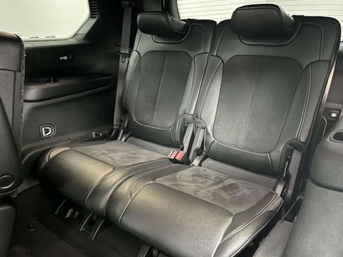 Used 2024 Jeep Grand Cherokee L Laredo AWD/4WD image 19