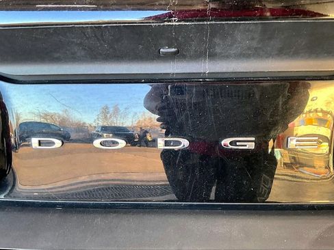 Used 2023 Dodge Challenger SXT image 9