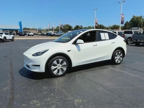 Used 2023 Tesla Model Y Long Range AWD/4WD image 4