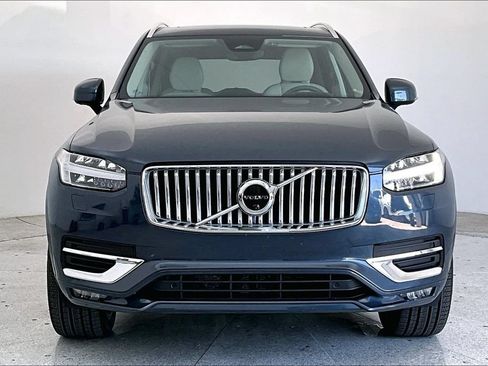 Certified 2023 Volvo XC90 B6 Ultimate AWD/4WD image 3
