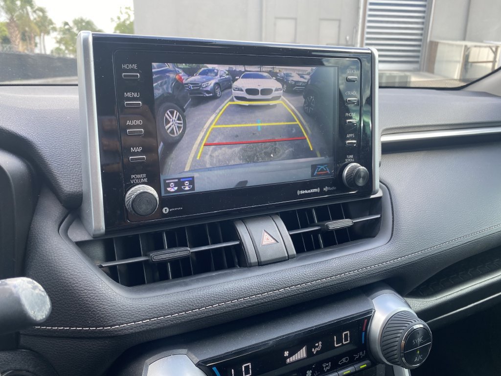 Used 2019 Toyota RAV4 XLE w/ Convenience Package FWD image 6
