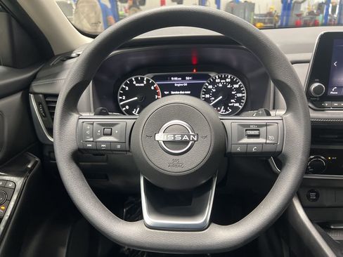 Used 2024 Nissan Rogue S image 19