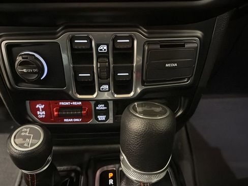 Used 2021 Jeep Wrangler Unlimited Rubicon AWD/4WD image 23
